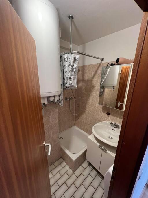 Kleines Apartment Im Zentrum Von Wuerzburg Kültér fotó